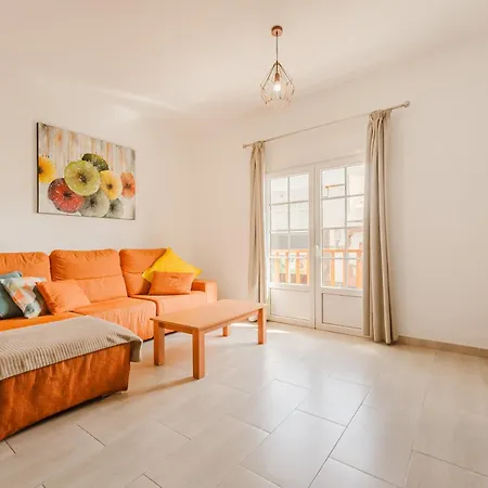 Old Town Reina Sofia 1 Апартаменты